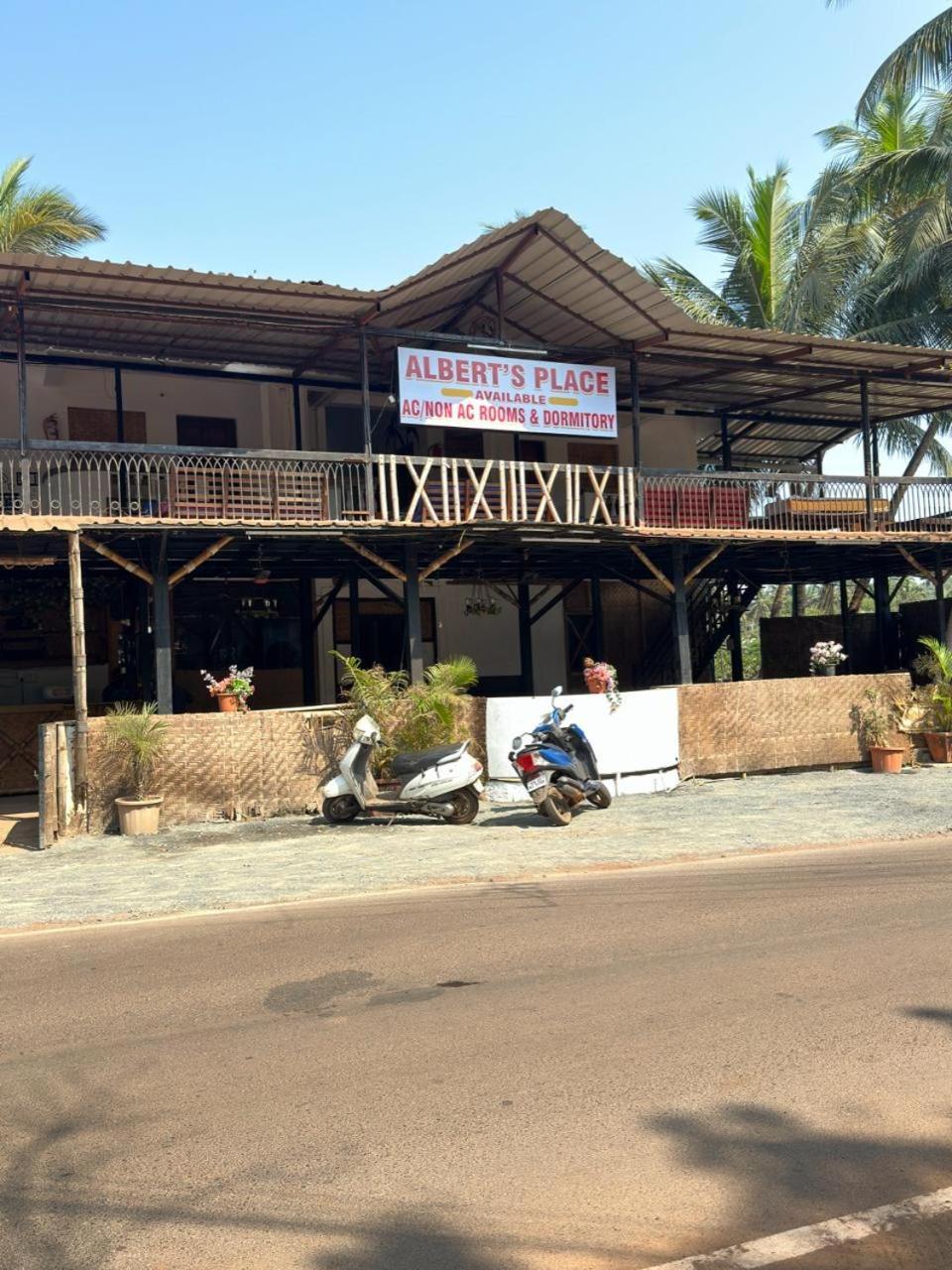 Albert'S Place Guest House Anjuna Exterior photo